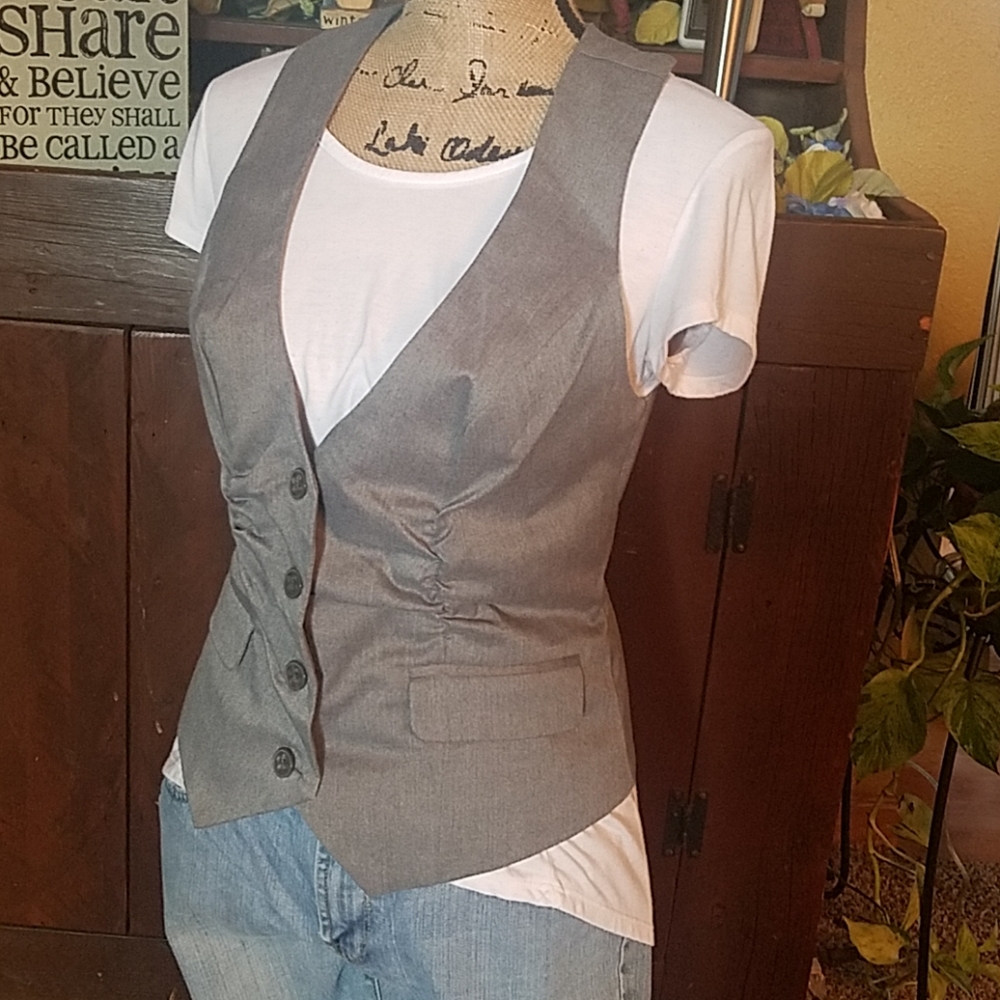 Gray Sleeveless Vest